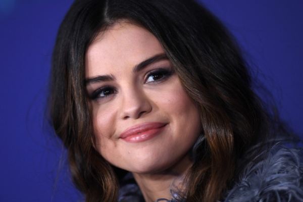 Selena Gomez Est Elle En Couple Avec Un C L Bre Acteur