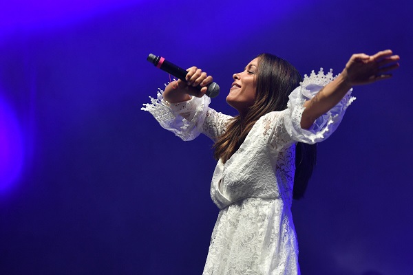 Jenifer partage les photos de son mariage