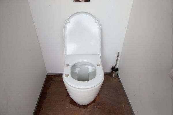 Les hommes passent du temps aux toilettes pour avoir la paix !