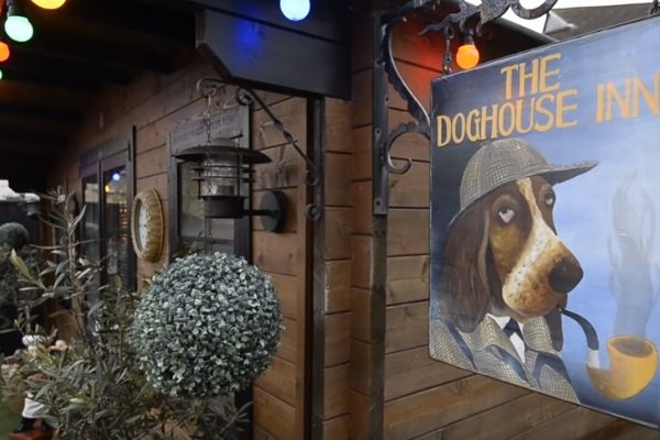 Son mari allait trop souvent au pub, elle a trouvé la solution !