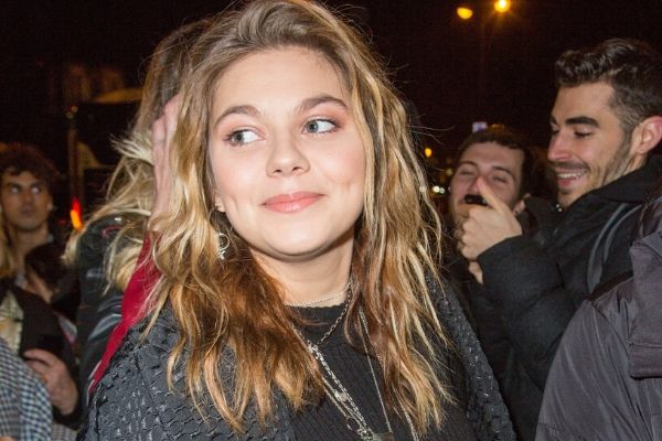 Louane enceinte : cette fois, c'est officiel !
