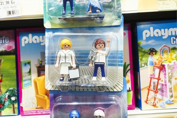 « Les Bronzés font du ski » sortis en Playmobil