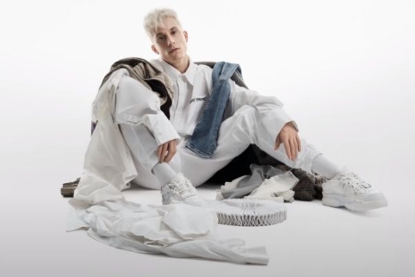 Loïc Nottet dévoile son nouveau clip “Mr/Mme”