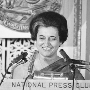 Indira Gandhi, Premier ministre en Inde