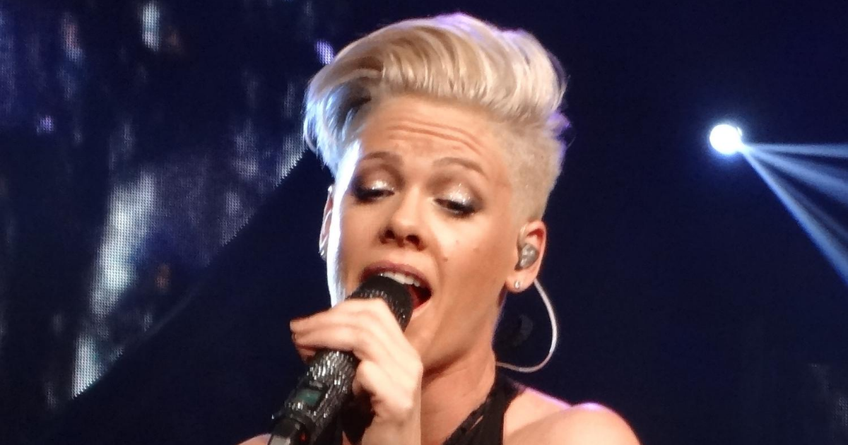 Pink dévoile le clip de « What About Us