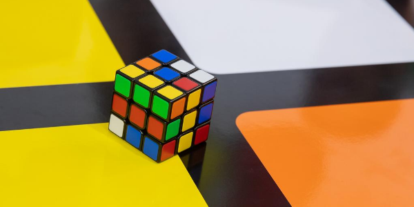 Apparition du Rubik's Cube