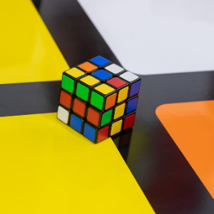 Apparition du Rubik's Cube