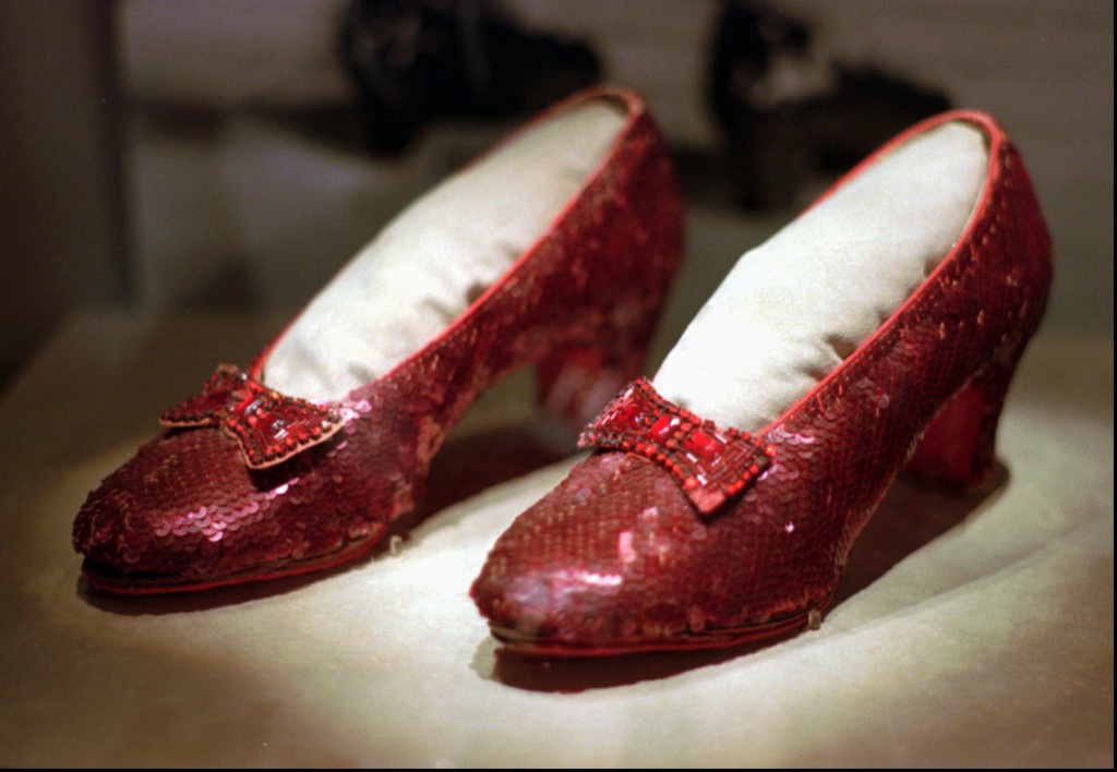 souliers rouges de Dorothy du film "Le magicien d’Oz"