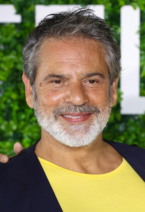 Avy Marciano sourire