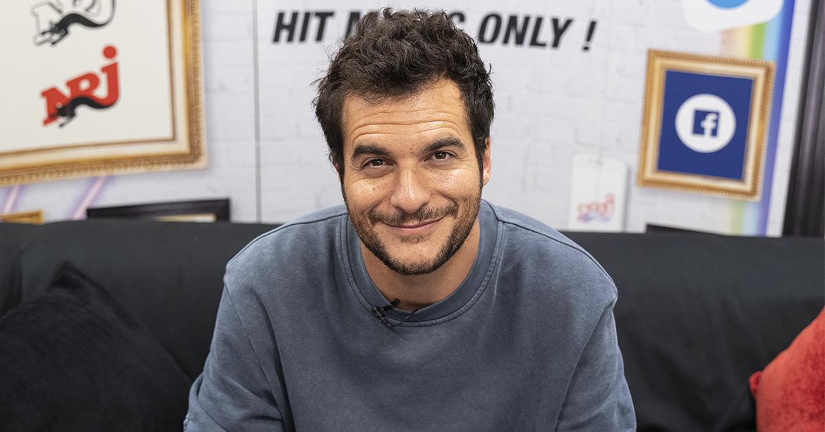 Amir dévoile un extrait d’un hit bouleversant sur sa maman