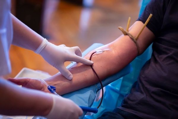 Pénurie de sang : la campagne "Vivaaaaant" vise à redynamiser les dons