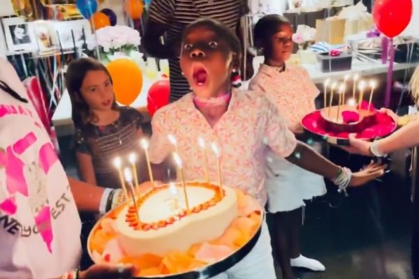 ANNIVERSAIRE JUMELLES MADONNA