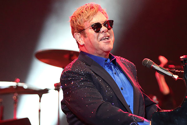 Elton John mêlé à une affaire d'espionnage en Grande-Bretagne
