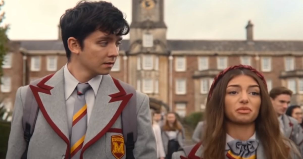 Sex Education Asa Butterfield En Couple Avec Mimi Keene 