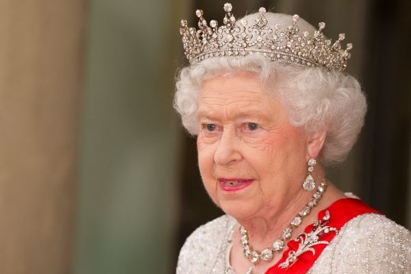 Reine Elisabeth 2 nécro
