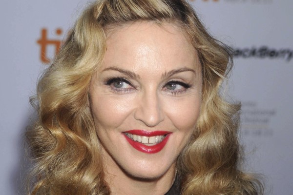 Madonna gros plan rouge à lèvre