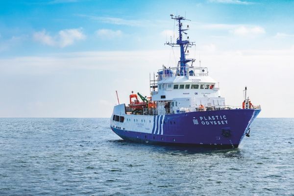 Le Plastic Odyssey prend le large pour 3 ans et lutter contre le plastique en mer