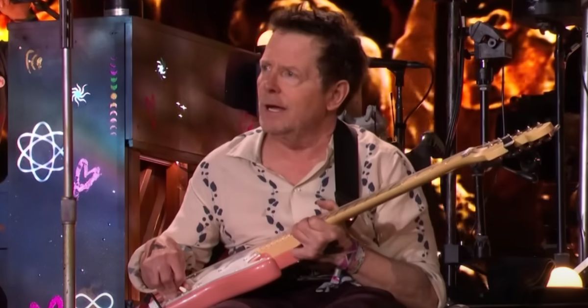 Michael J. Fox Monte Sur Scène Invité Par Coldplay