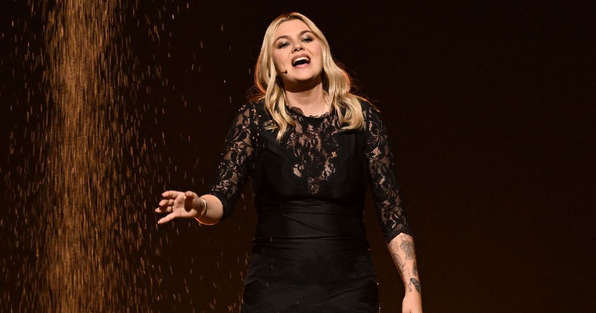 French Singer Louane Announces New Album "Watch Out